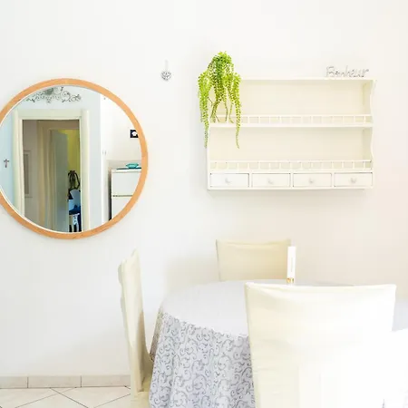A Due Passi Dal Mare, Zara Sea House